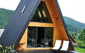 Macko'S Cabin